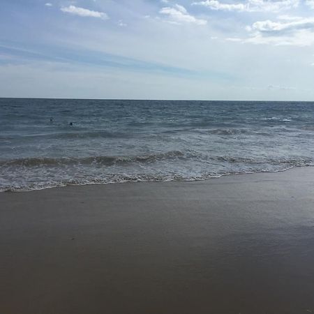 Misquamicut Beach Front Inn Уестърли Екстериор снимка