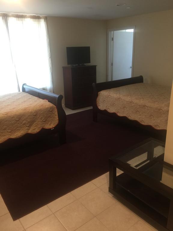 Misquamicut Beach Front Inn Уестърли Екстериор снимка