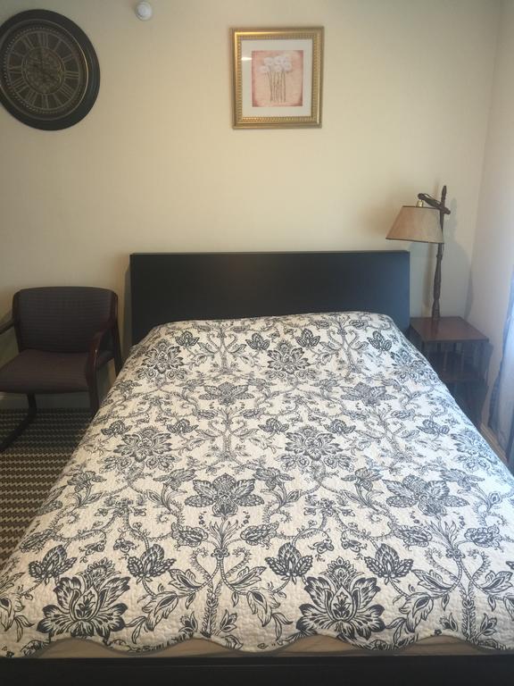 Misquamicut Beach Front Inn Уестърли Екстериор снимка