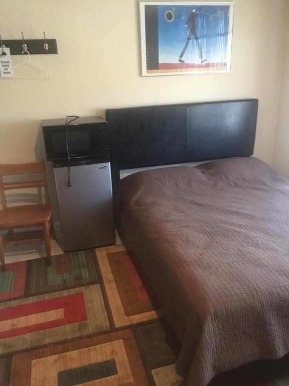 Misquamicut Beach Front Inn Уестърли Екстериор снимка