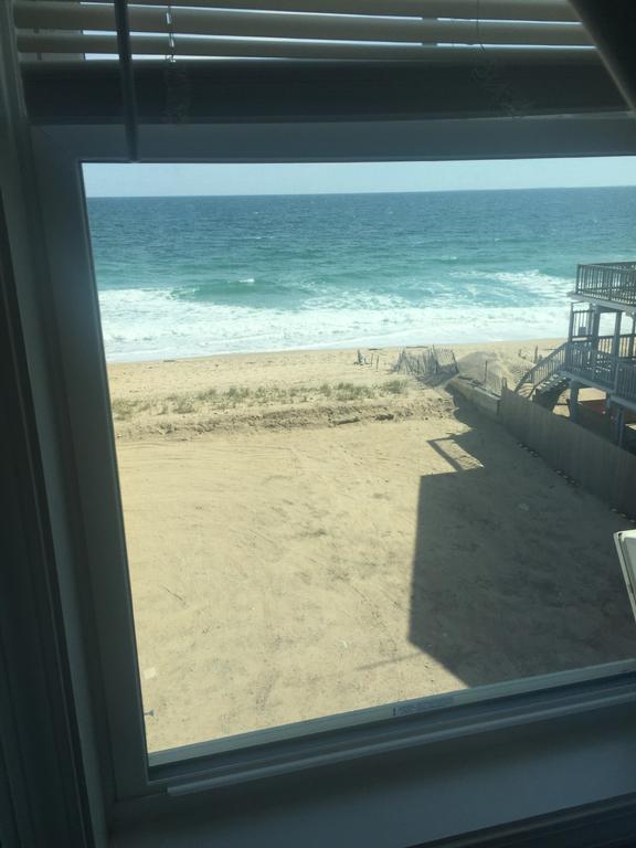 Misquamicut Beach Front Inn Уестърли Екстериор снимка