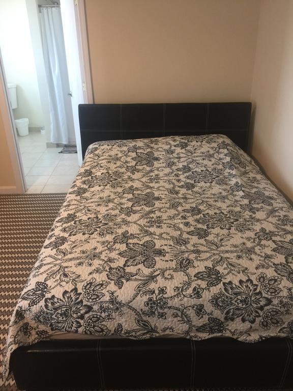 Misquamicut Beach Front Inn Уестърли Екстериор снимка