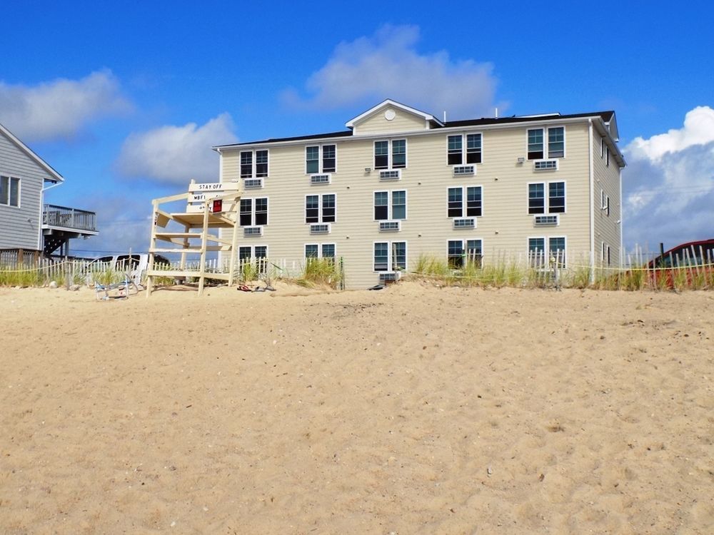 Misquamicut Beach Front Inn Уестърли Екстериор снимка