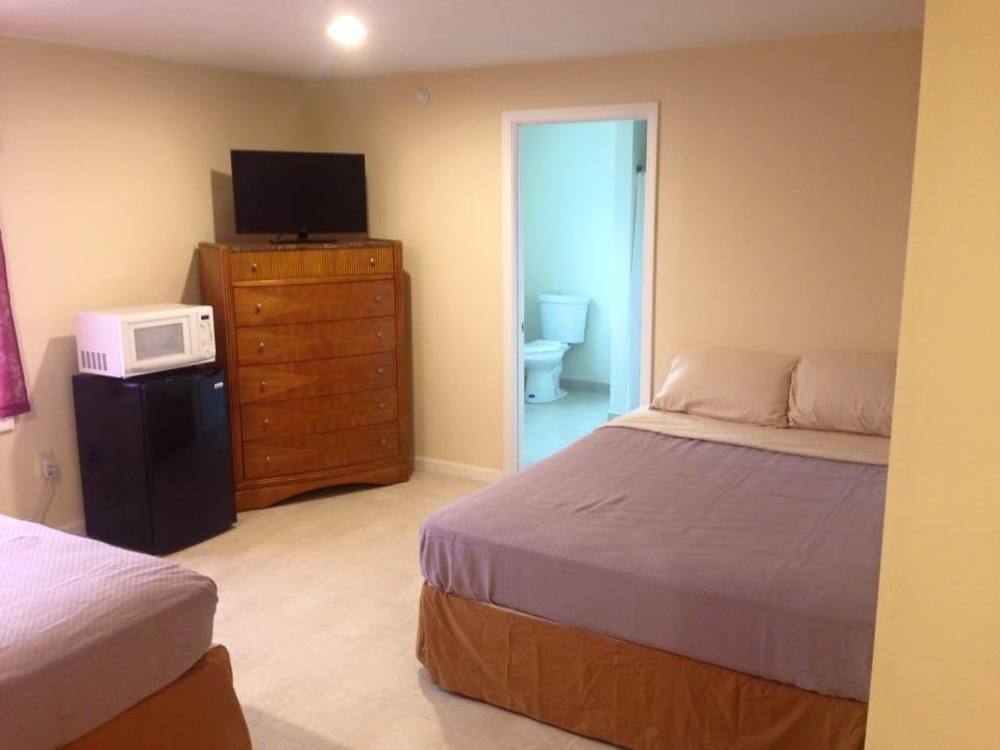 Misquamicut Beach Front Inn Уестърли Екстериор снимка