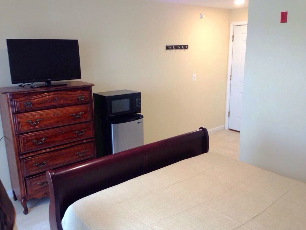 Misquamicut Beach Front Inn Уестърли Екстериор снимка