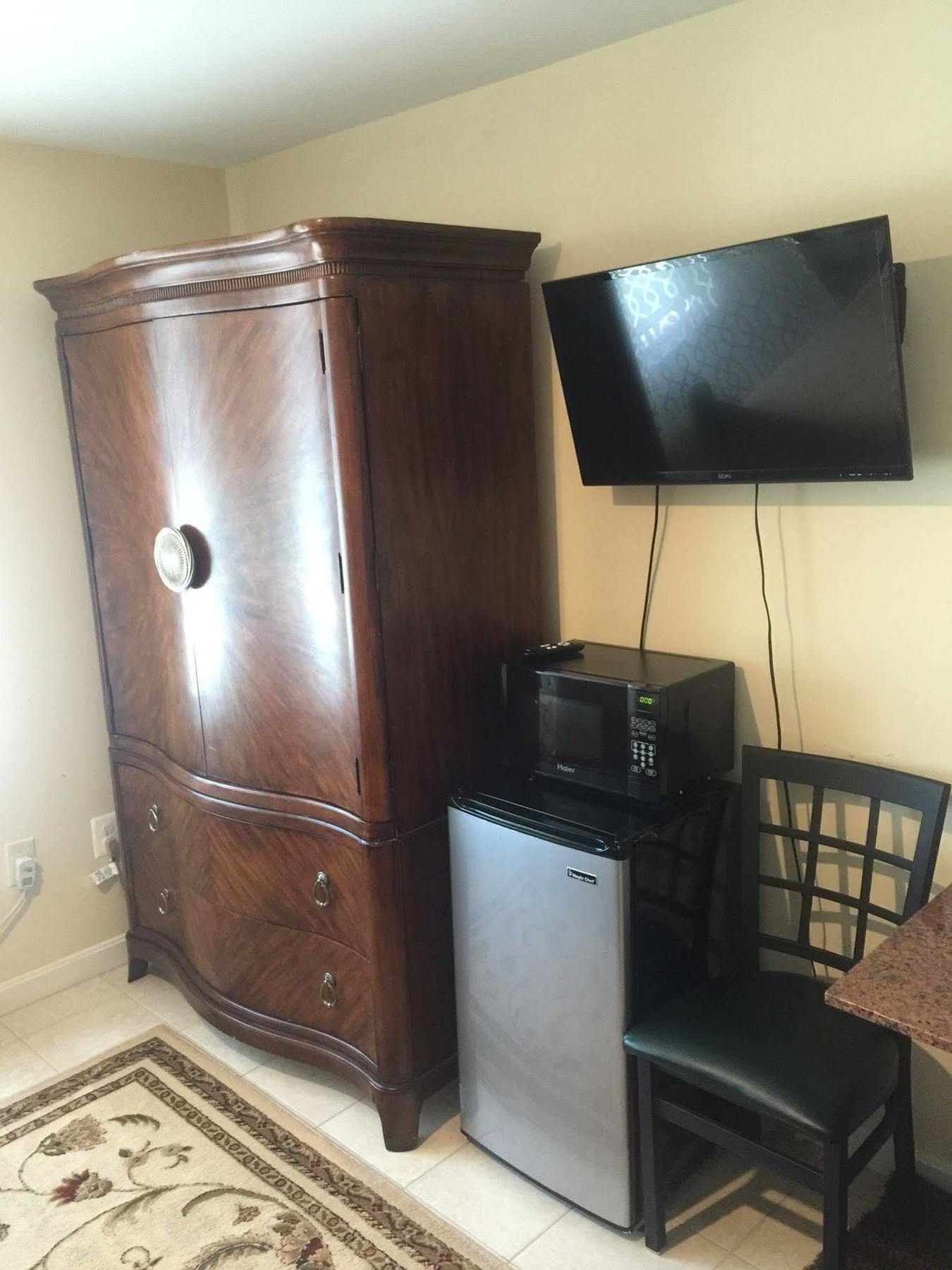 Misquamicut Beach Front Inn Уестърли Екстериор снимка