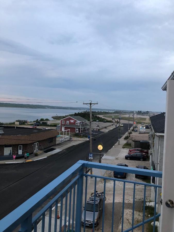 Misquamicut Beach Front Inn Уестърли Екстериор снимка
