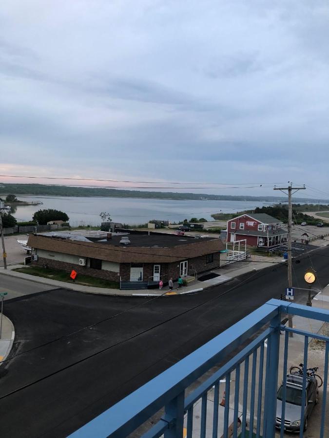 Misquamicut Beach Front Inn Уестърли Екстериор снимка